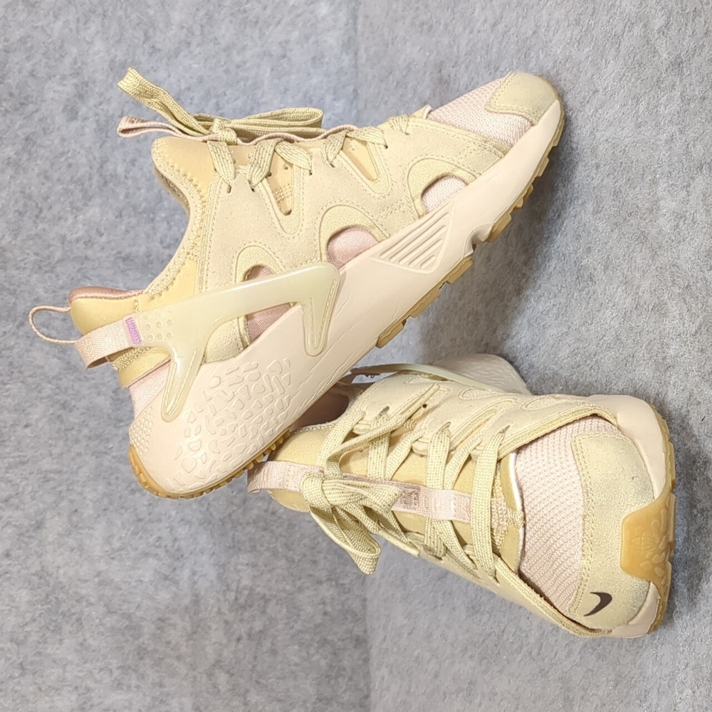 Nike Women's Athletic Shoes Beige - Picture 5 of 10